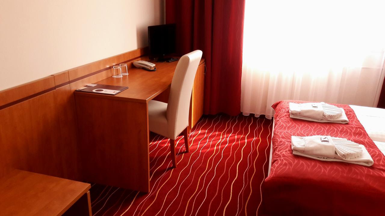 Diana Club Hotel Будапеща Екстериор снимка